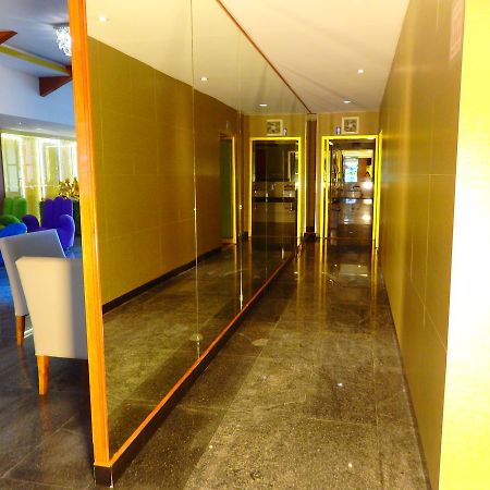 Pohseen Grand Palace Hotel Бангкок Экстерьер фото