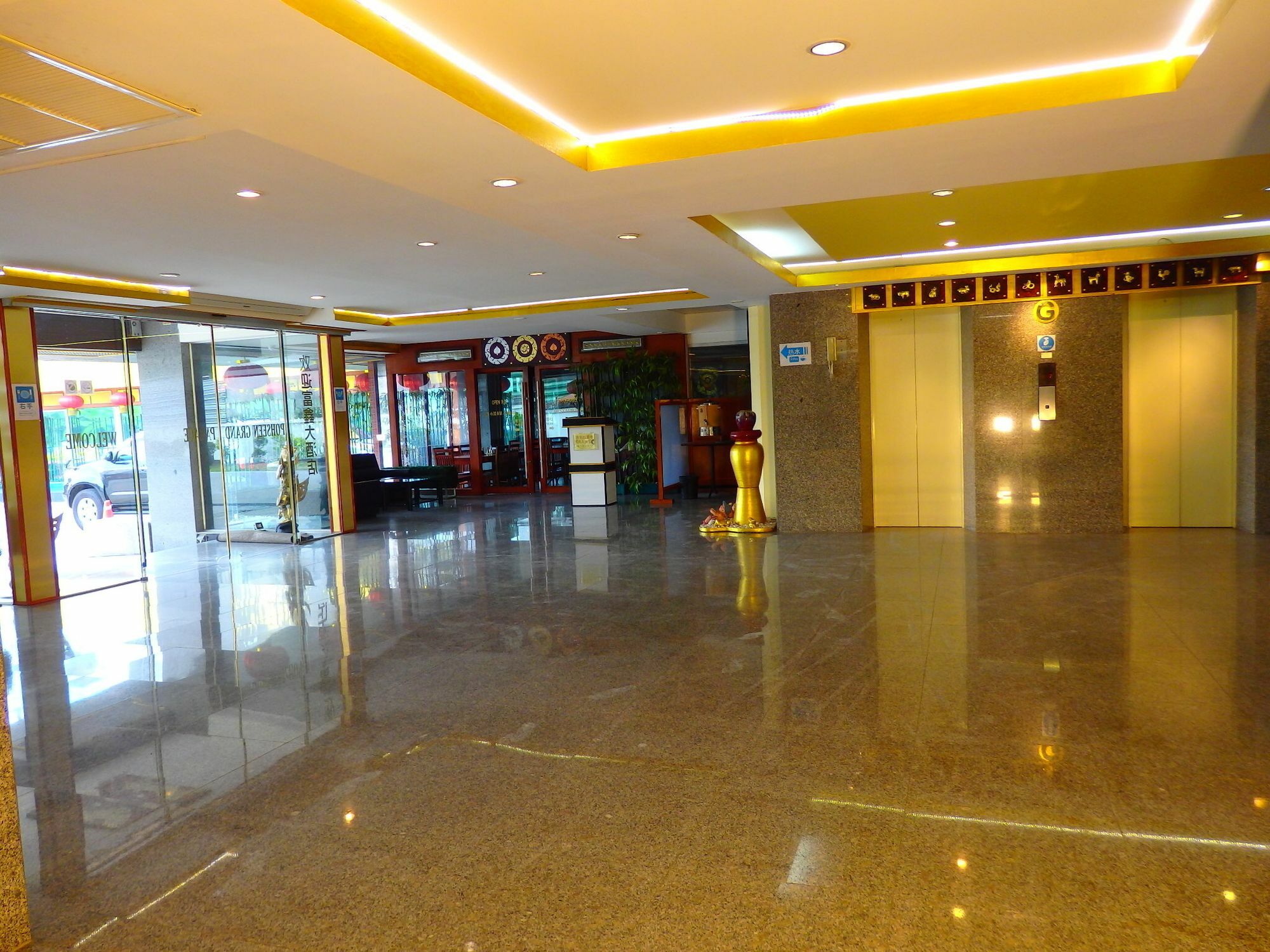 Pohseen Grand Palace Hotel Бангкок Экстерьер фото